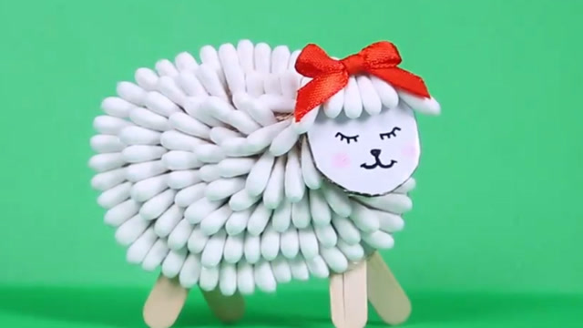 用不起眼的棉签也能做出可爱小绵羊,太可爱了,快来试试吧!