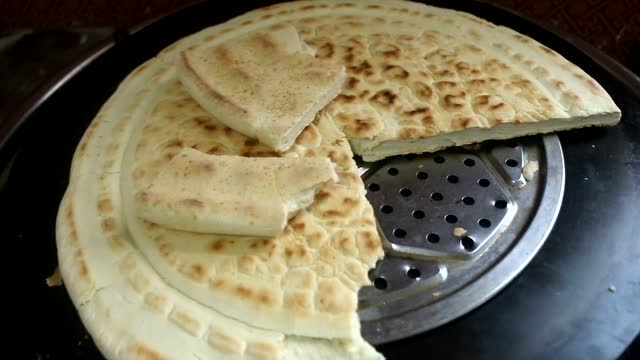 开封锅盔做法视频--开封名吃汇小吃培训学校