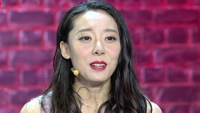 美女鄂博 搞笑小品《血战钢锯岭》