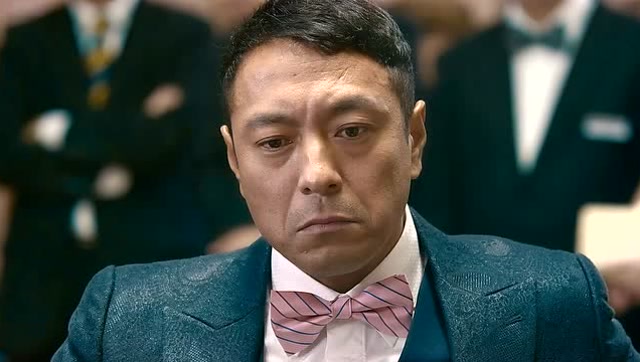 《澳门风云》赌神发哥重出江湖,和马大发赢得对手口吐白沫,赌神!