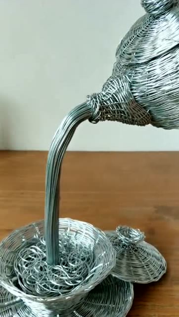 这得用掉多少铁丝做出这样的艺术品