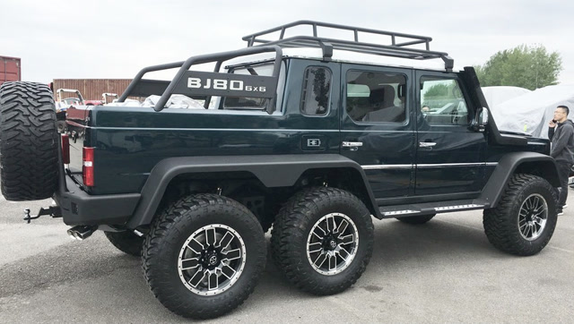 国产最强皮卡亮相!6轮驱动 非承载式车身,比奔驰g还硬派