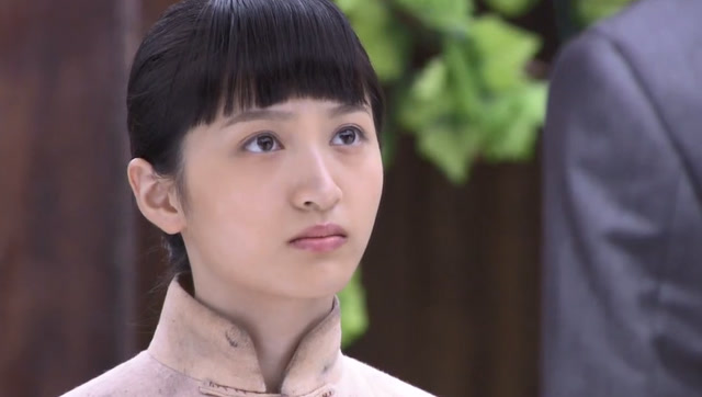 娘心:一不小心打翻了滚烫的热粥,把彩霞手烫伤了!