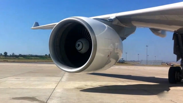 实拍飞机发动机加力全过程,每小时几吨油,不是白耗的!