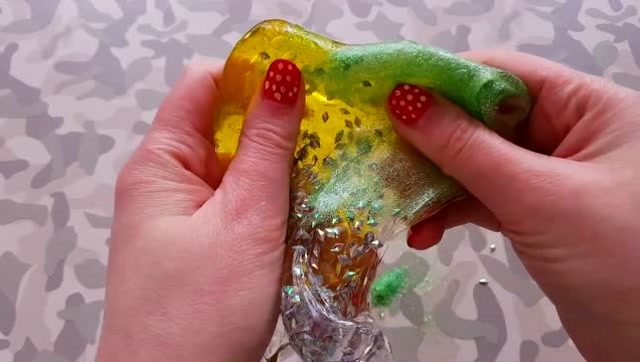 土豪玩史莱姆混合泥,这么玩真是太过瘾了,超爽!