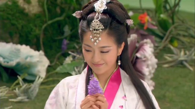 济公传:降龙告诉杨青雪的前世是牡丹仙子,现在自己是来报恩的