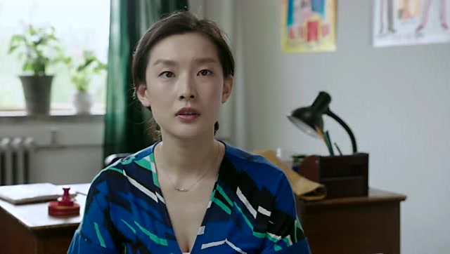 平凡岁月:二宝正闹心,毛驴居然找他借电影看,这下可激怒了李大雅!
