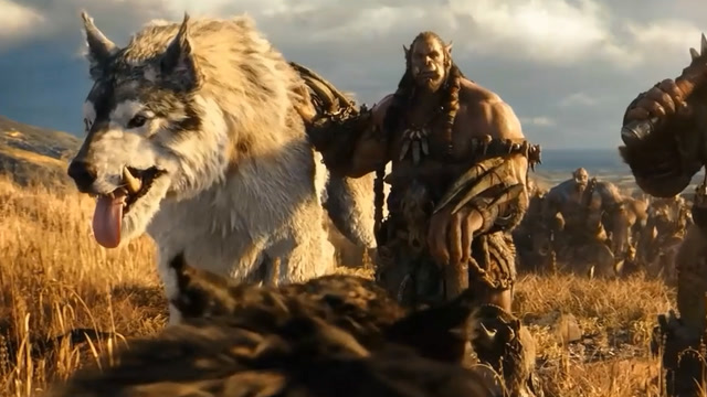 4分钟看完奇幻电影《魔兽》霜狼族酋长杜隆坦骑着坐骑上战场