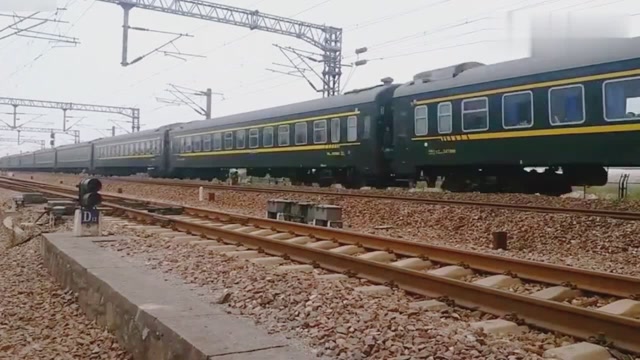 高铁时代的普速京沪特快列车 ss9g牵引t109次快速通过安亭站