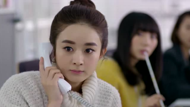 杉杉来了 琳达又亲自送盒饭来给杉杉 杉杉要拒绝了