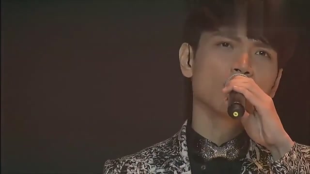 杨宗纬戚薇合唱为了遇见你,观众就沉醉了!太好听,乐不可支