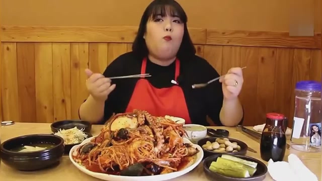 韩国大胃王:身材都这样了还大吃海鲜,不胖死才怪