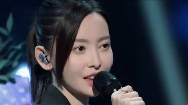 于文文声音太好听,与伊一深情对唱《最好的》,这首歌最适合送闺蜜!