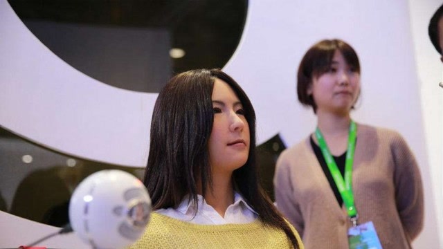 售价10万的美女机器人,用着究竟有多好?网友:跟真人一模一样!