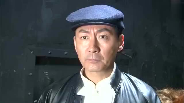 飞虎队大队长刘洪轻松制服李九这位抗日奇侠,让小伙们大饱眼福