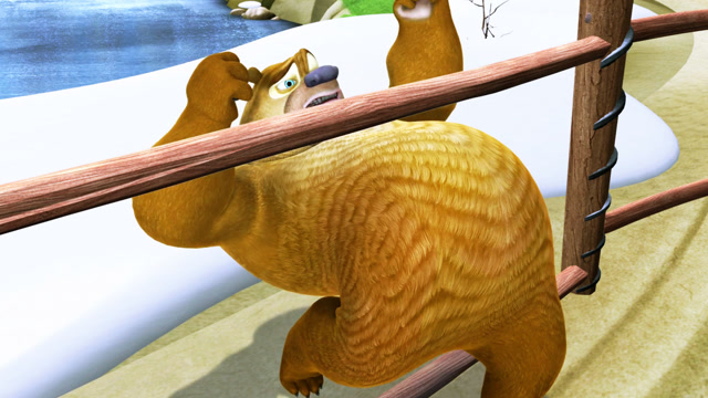 熊大熊二执行秘密行动,熊二你这个胖肚子,差点惊醒光头强