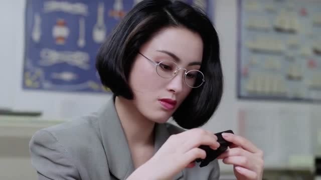 逃学威龙:好方法啊,居然用呼机来向何老师道歉表白!