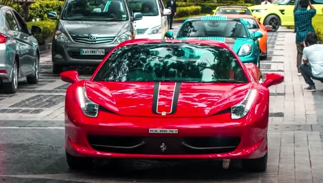 四辆豪车开上印度街头,就知多少注目礼了!