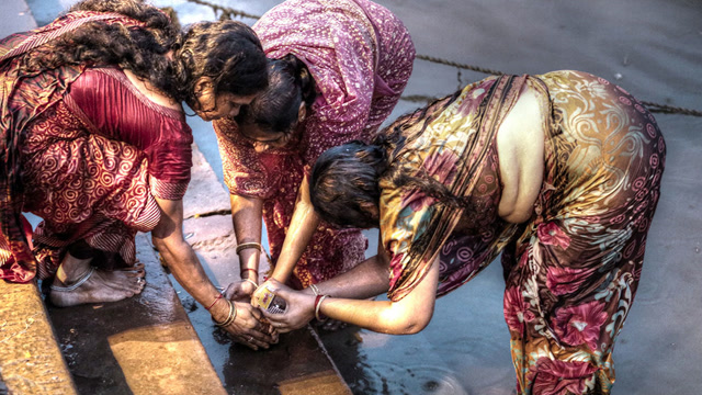 印度人最恶心的事情不是随地大小便,而是在大街上干"这事"