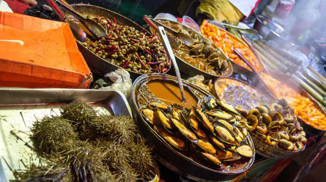 青岛台东步行街的小吃,堪称款款经典,吃一次就忘不了!