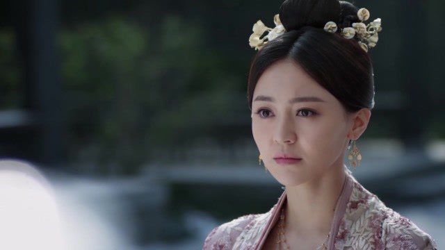 素锦仗着自己从小陪伴着夜华情谊就自认为无人能比!