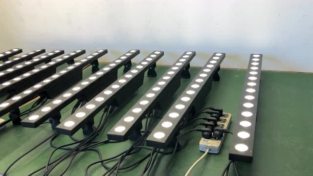 酒吧灯光新宠-14颗黄金点阵led矩阵灯打造无限点阵效果