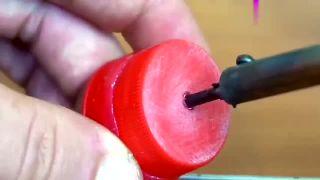 牛人用塑料瓶制作捕鼠器,这个挂钩太厉害了,是老鼠的天敌