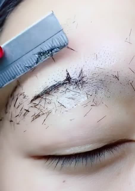 剃眉毛了,一个视频教你学会,超级简单哦!