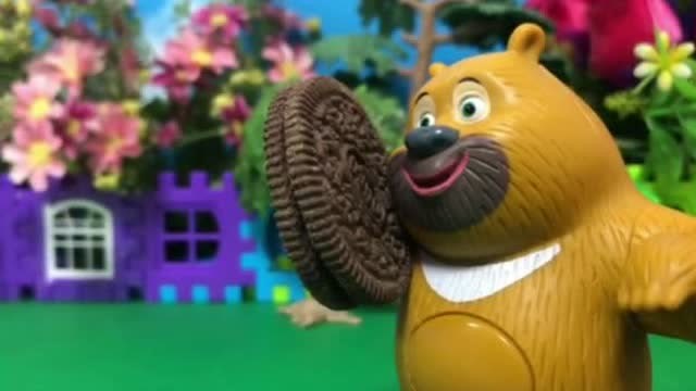 熊二偷吃巧克力饼干,结果引来一大群恐龙