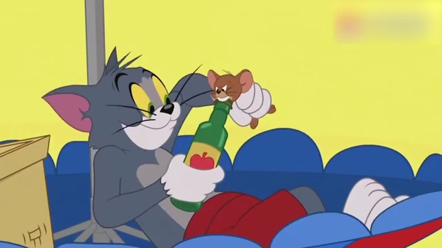 新猫和老鼠:太阳伞在天上飞,汤姆用杰瑞开瓶盖,发现食物篮空了
