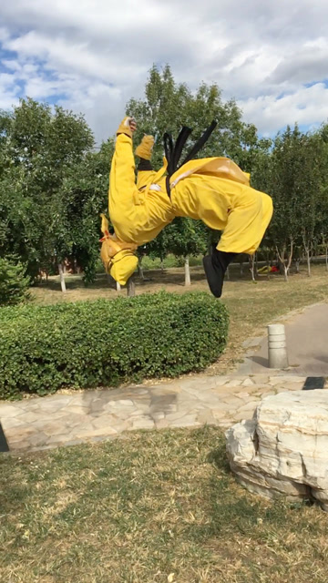 孙悟空后空翻,会不会有十万八千里?