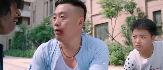 《山炮进城》:陈友亮找乞丐推销,乞丐感动到哭!