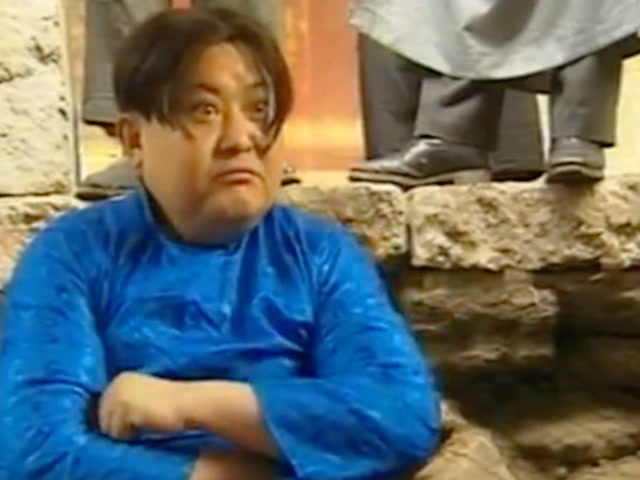 傻儿师长:樊傻儿街头卖牛屎,还是犀牛屎,乃名贵药材好处多多多