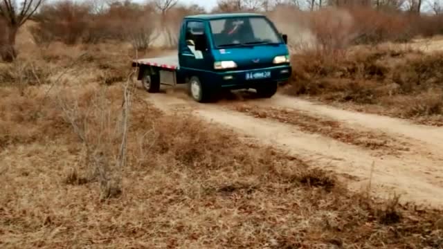 五菱小皮卡飞飚s弯绝对是你没见过的场面