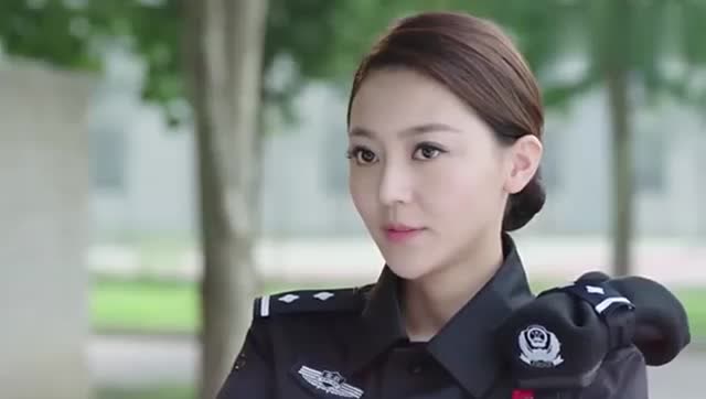 倪娜扮演者警犬图片