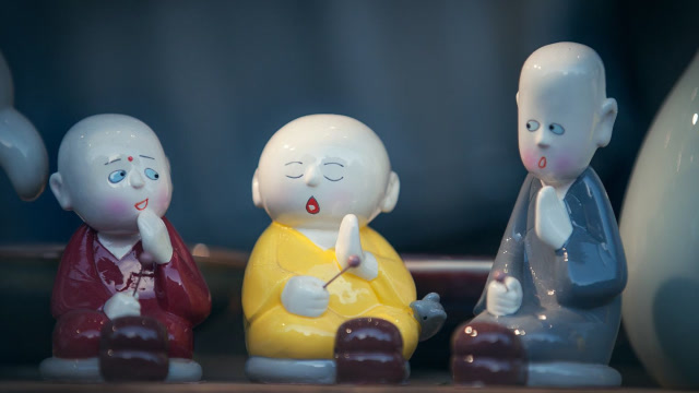 晚上好,一首好听的儿歌《三个和尚》送给你家可爱的宝宝!听听吧!