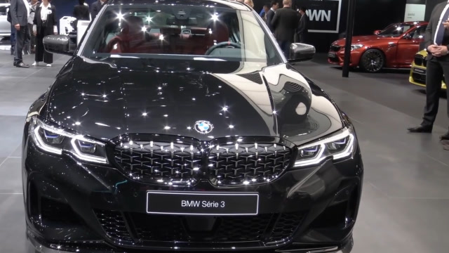 2020款宝马340i黑色实车拍摄,这颜值能打几分?