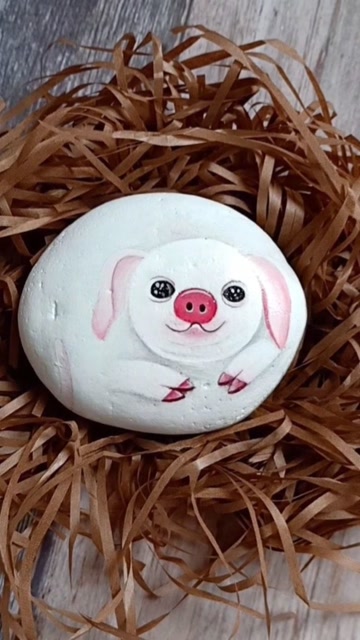 在石头上画一只萌猪!随型石头画