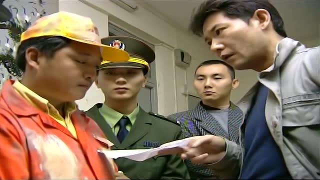 插翅难逃-警察来到梁毅的家中,晚了一步,人已经跑了