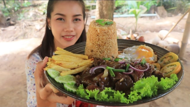 野外烹饪:柬埔寨美女用独门方法烹饪地道美食,看得人口水直流