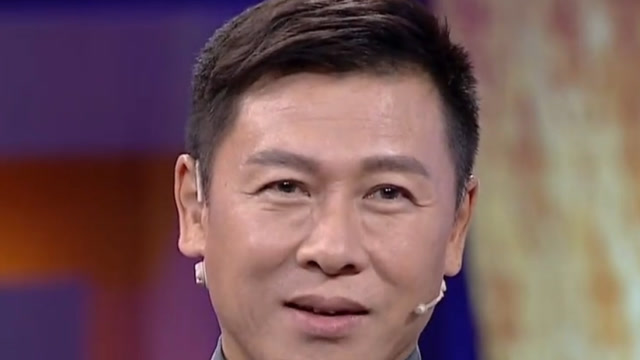 在《俺娘田小草》戏中,胡亚捷有一段高位截瘫的戏,表演很像