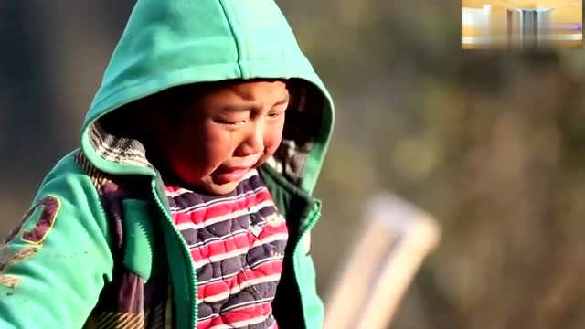 《变形计》农村四爷这么皮被姐姐推倒后,鼻涕眼泪满天飞!