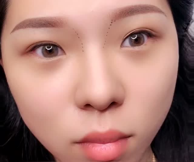 妹子想纹一个鼻影显得鼻子更立体一点,你们觉得行吗?