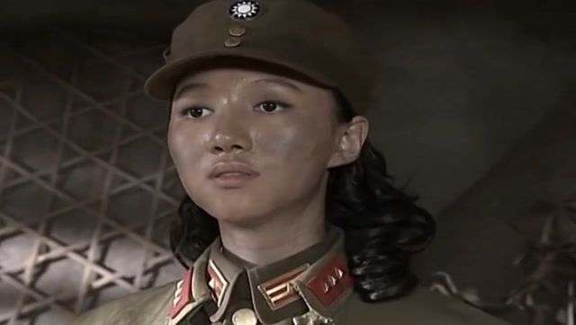 中国兄弟连:女军官被鬼子包围小屋,突围无望,决意以身殉国