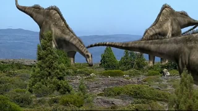 与恐龙同行:梁龙发出声音,母梁龙额外承受几吨重,公梁龙却享受