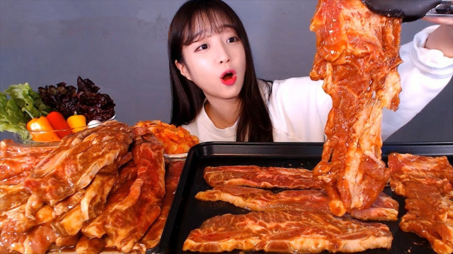 大胃王极限挑战:"42斤"酱香排骨,大口吃肉超过瘾,向往的生活