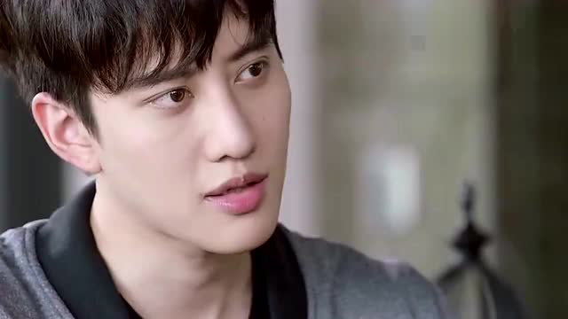 男神向帅男说喜欢灰姑娘,和她交往了,最后那个挑衅的小眼神