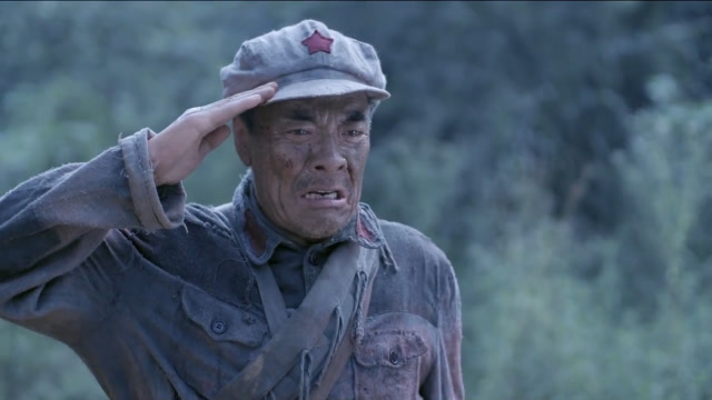 老红军借了邻居一口棺材,以红军战士的身份发誓,要还他整个世界!