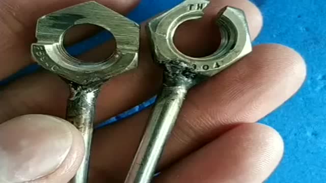 老师傅自制弯铁管神器,简单实用,再也不怕铁管不好弯了!