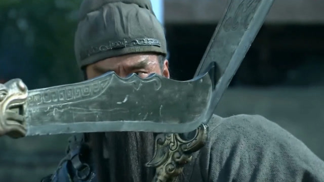 关羽大战黄忠,青龙偃月刀对九凤朝阳刀,此战真是百年难见!